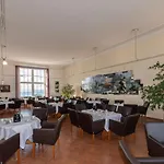 - Alte Seemannsheim 3* 萨斯尼茨
