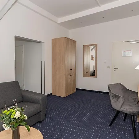 - Alte Seemannsheim Hotel 3*