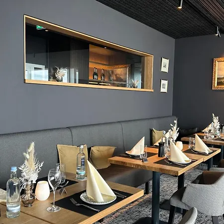 - Alte Seemannsheim Hotel